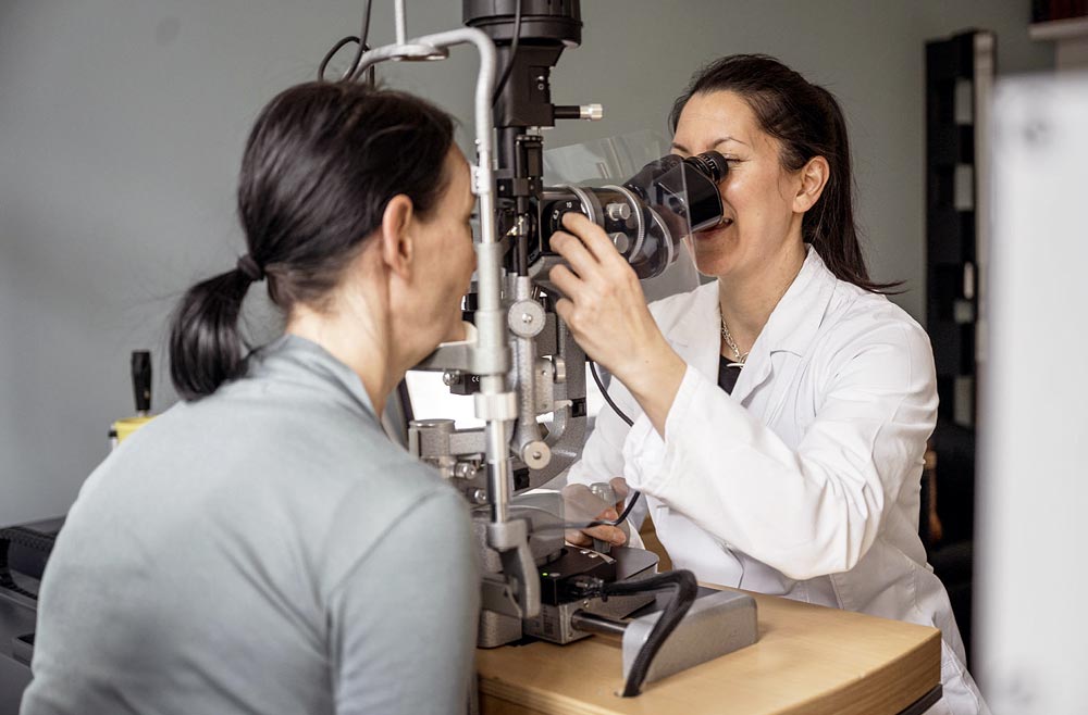 professionelle Sehtest vom Augenarzt - Untersuchungen